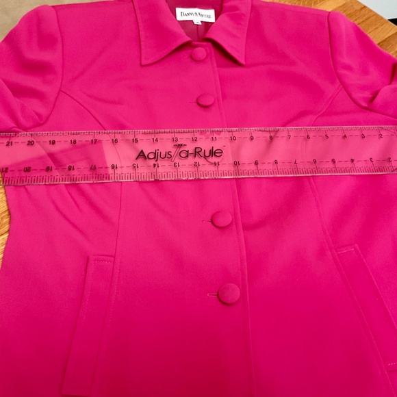 Women’s Danny & Nicole 2 pc size 16 Fuchsia Suit - Picture 9 of 11